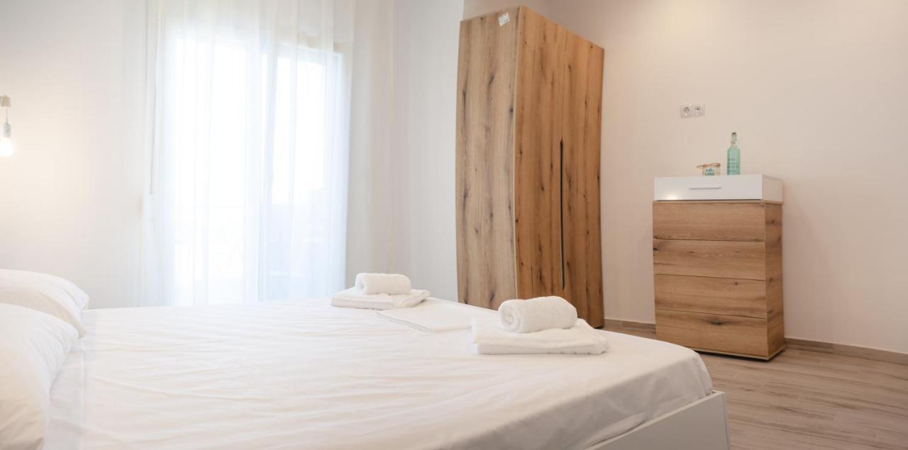 Diamanti Apartments Downtown 리메나스 외부 사진